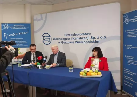 osoby na konfewrencji